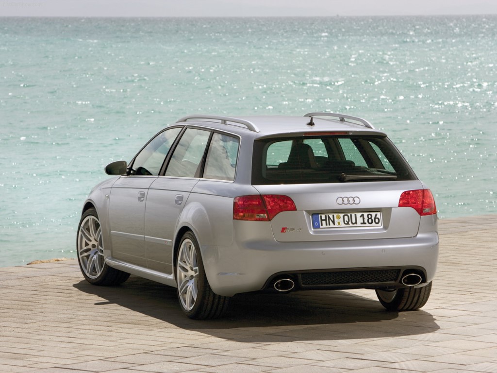 Audi RS4 Avant 4.2 V8